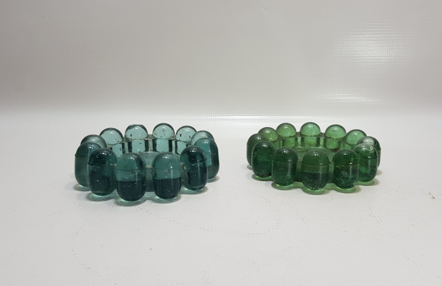 İKİ ADET ANTİKA CAM KÜLLÜK