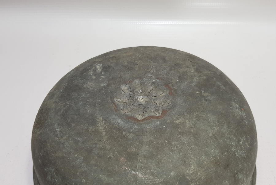 KALEM VE KABARTMA İŞÇİLİKLİ ANTİKA BAKIR HAMAM TASI