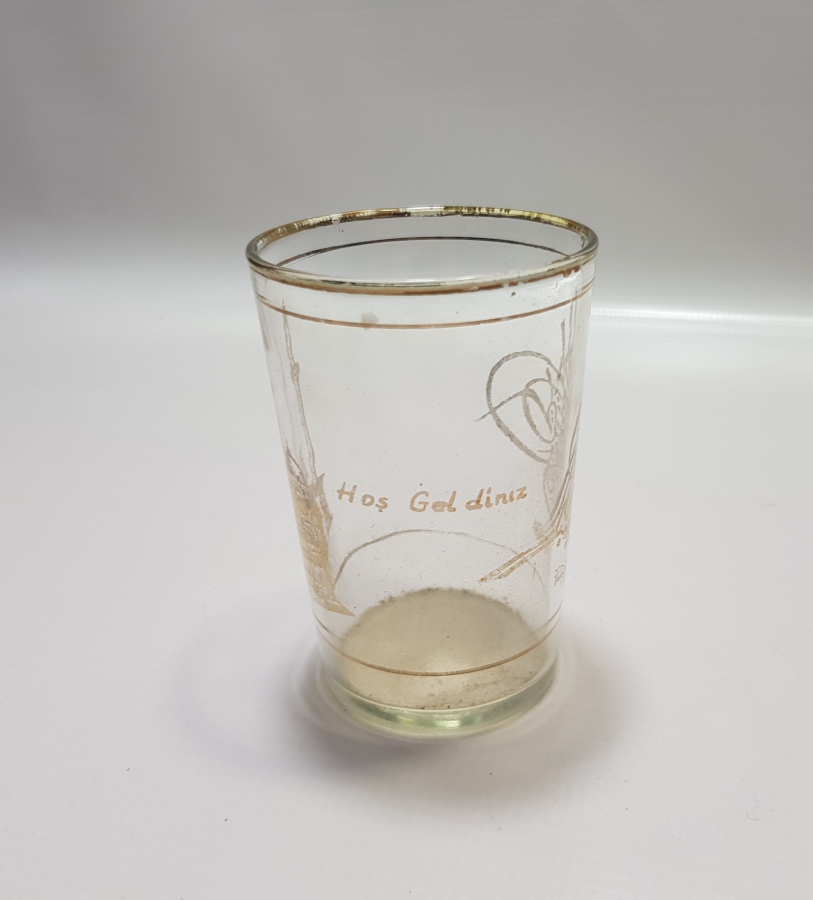 ÜZERİ TUĞRA FİGÜRLÜ VE ALTIN VARAKLI ANTİKA BARDAK