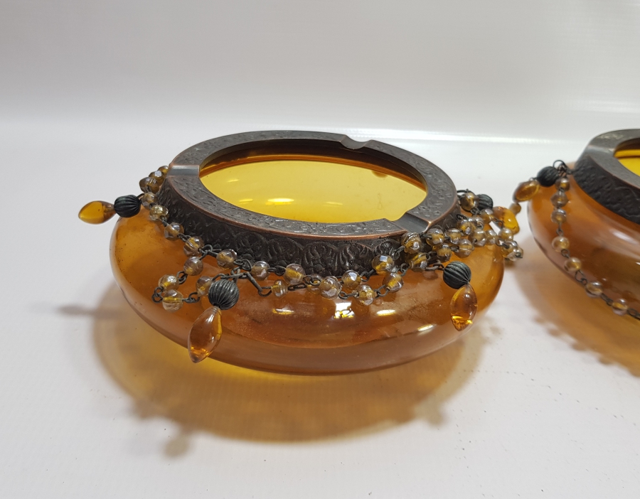 METAL APLİKLİ İKİ ADET ANTİKA KÜLLÜK