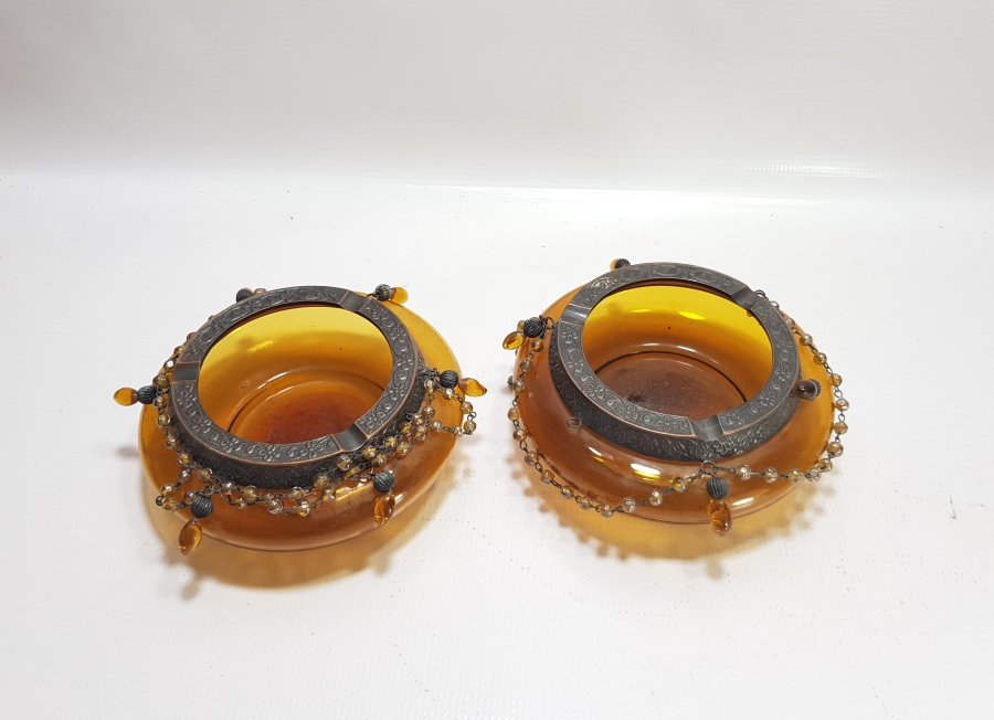 METAL APLİKLİ İKİ ADET ANTİKA KÜLLÜK