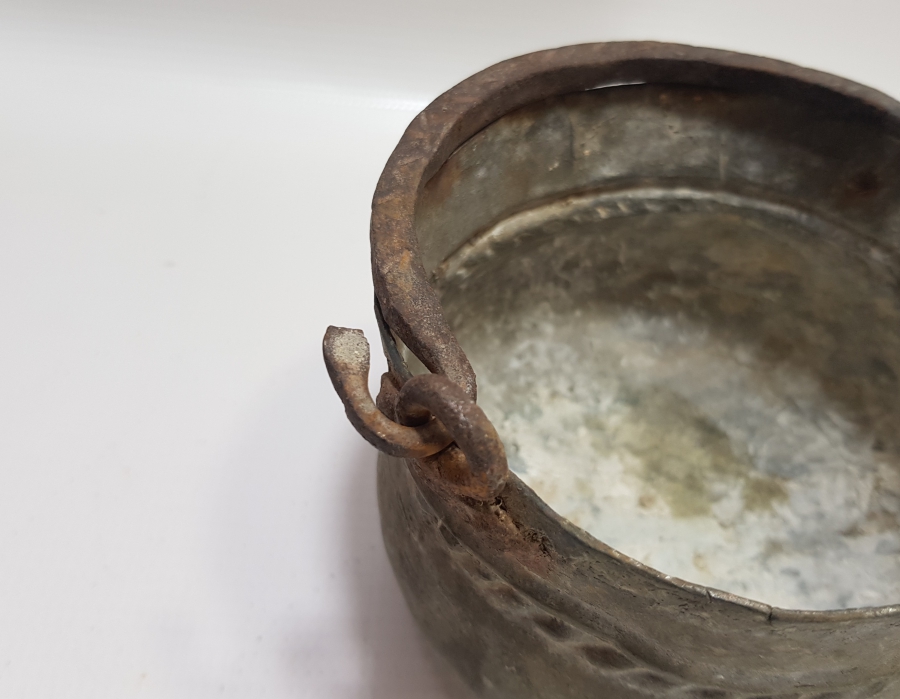 ÜZERİ KABARTMA İŞÇİLİKLİ OSMANLI DÖNEMİ BAKIR SÜTLÜK