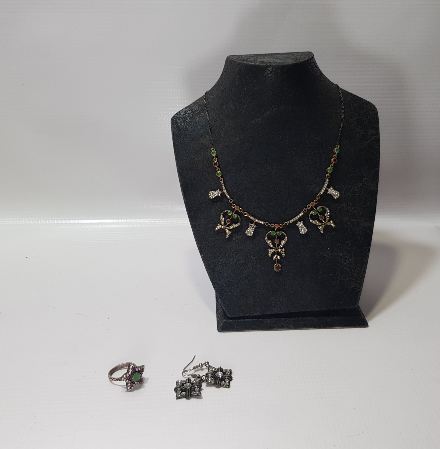 ORİJİNAL KUTUSUNDA BİJUTERİ KOLYE KÜPE YÜZÜK TAKIMI