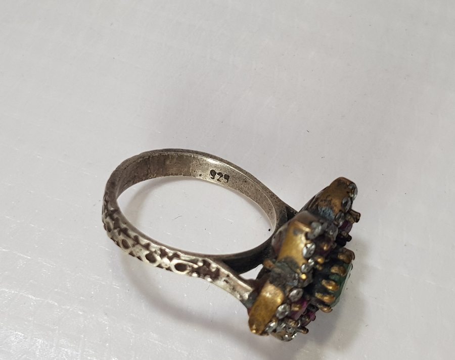 ORİJİNAL KUTUSUNDA BİJUTERİ KOLYE KÜPE YÜZÜK TAKIMI