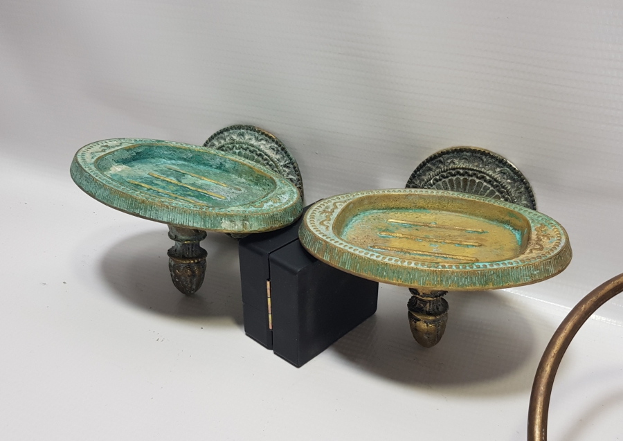 ANTİKA GÖRÜNÜMLÜ METAL DÖKÜM BANYO TAKIMI