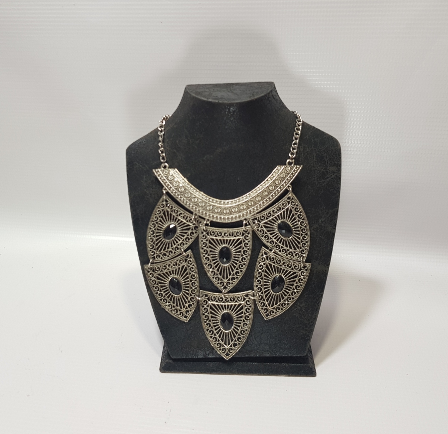 BÜYÜK BOY BİJUTERİ GERDANLIK