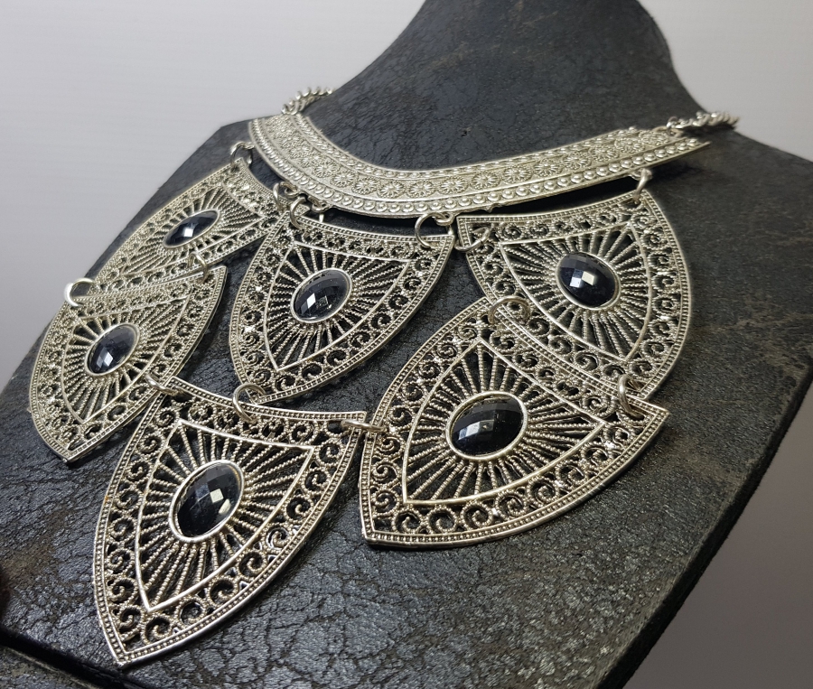 BÜYÜK BOY BİJUTERİ GERDANLIK