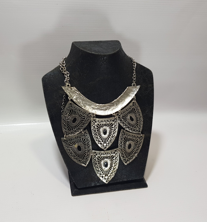 BÜYÜK BOY BİJUTERİ GERDANLIK