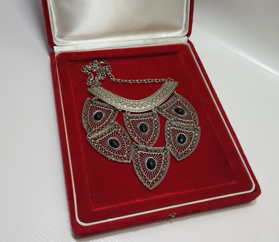 BÜYÜK BOY BİJUTERİ GERDANLIK