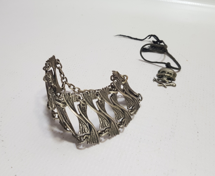 İKİ ADET BİJUTERİ BİLEKLİK