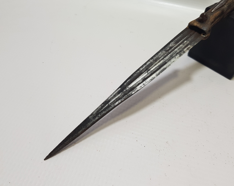 OSMANLI DÖNEMİ NADİR FORMDA YILAN DİLLİ ÇERKES KAMASI