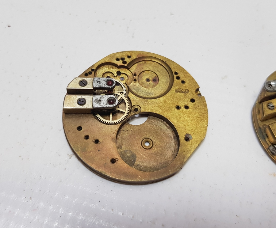 ÜZERLERİ OSMANLICA YAZILI OSMANLI DÖNEMİ 2 ADET SAAT MEKANİZMASI