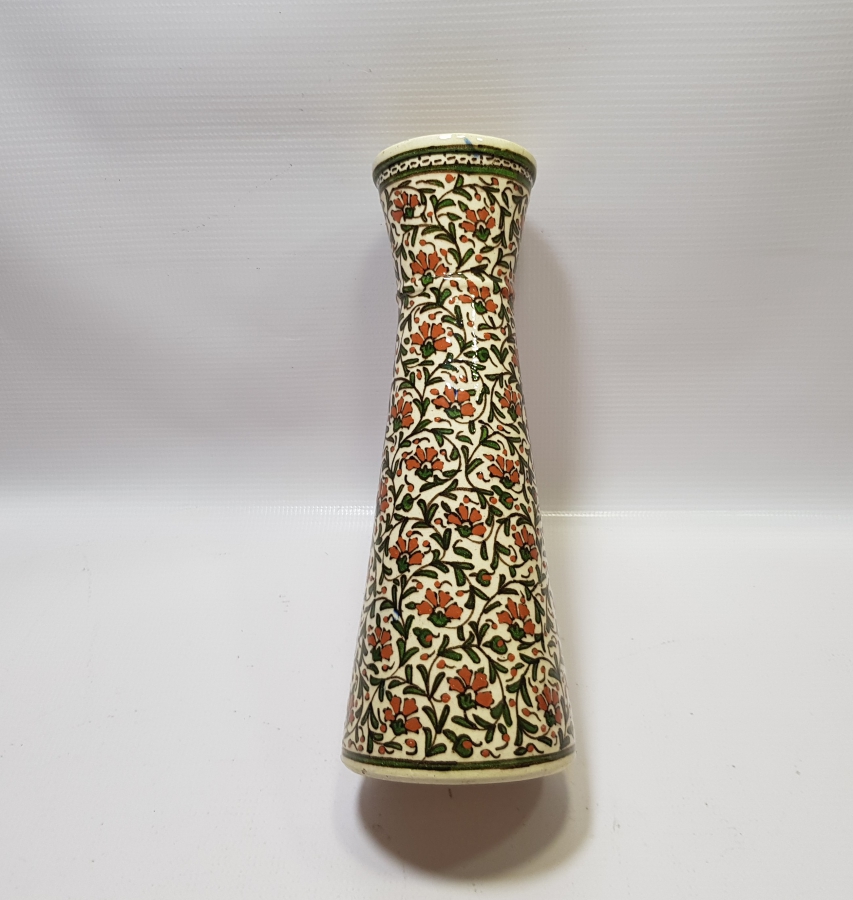 OSMANLI DÖNEMİ ÜZERİ KARANFİLLİ NADİR FORMDA İZNİK VAZO