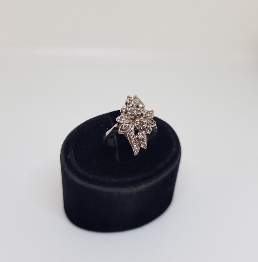 SARMAŞIK MODEL ÖZEL YAPIM PIRLANTA YÜZÜK