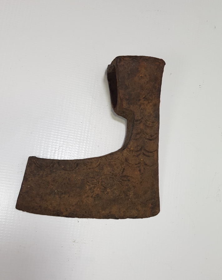 ÜZERİNDE ÇARKIFELEK FİGÜRÜ BULUNAN OSMANLI DÖNEMİ NADİR TEBER - BALTA