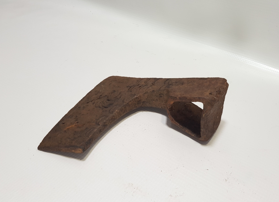 ÜZERİNDE ÇARKIFELEK FİGÜRÜ BULUNAN OSMANLI DÖNEMİ NADİR TEBER - BALTA