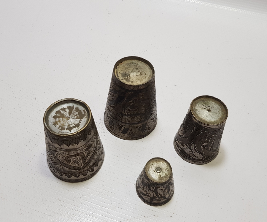 ÜZERLERİ YAZILI ÇİNTEMANİ İŞÇİLİKLİ OSMANLI DÖNEMİ 4 ADET ESER-İ İSTANBUL ŞERBET BARDAĞI