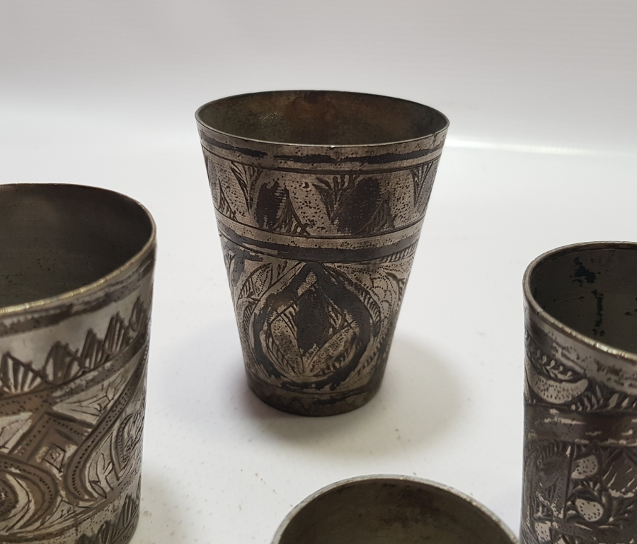 ÜZERLERİ YAZILI ÇİNTEMANİ İŞÇİLİKLİ OSMANLI DÖNEMİ 4 ADET ESER-İ İSTANBUL ŞERBET BARDAĞI