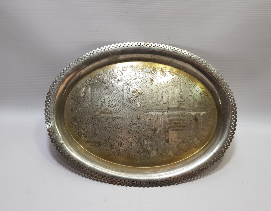 KABE İ ŞERİF GÖRSELLİ VE ÇİNTEMANİ İŞÇİLİKLİ HİCAZ İŞİ ANTİKA KAHVE TEPSİSİ