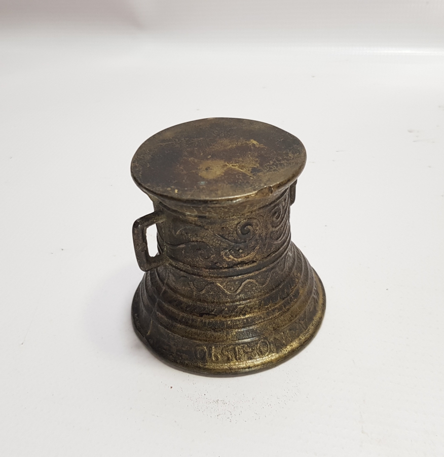 KABARTMA İŞÇİLİKLİ AVRUPA YAPIMI ANTİKA BRONZ ECZACI HAVANI