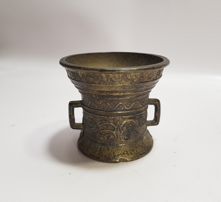 KABARTMA İŞÇİLİKLİ AVRUPA YAPIMI ANTİKA BRONZ ECZACI HAVANI