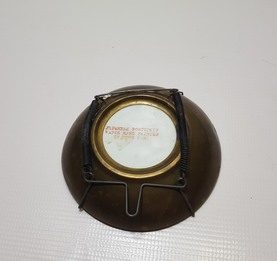 ÜZERİ ALTIN VARAKLI VE METAL APLİKLİ EL YAPIMI ANTİKA PORSELEN JAPON KASE