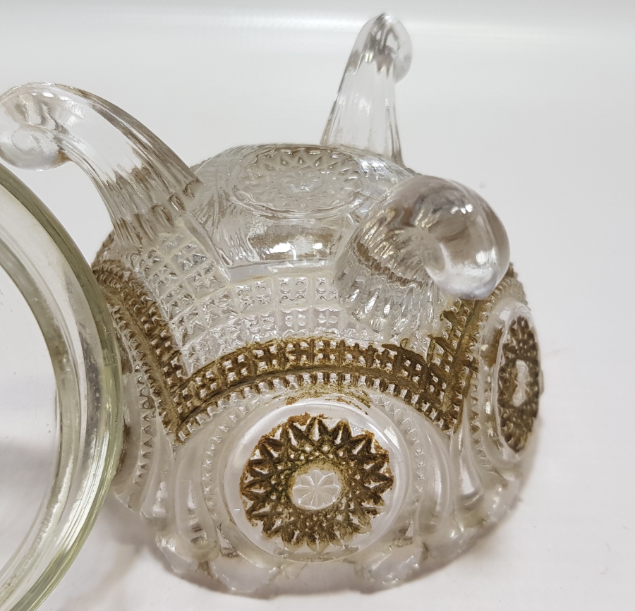 ÜZERİ ALTIN VARAKLI VE KRİSTAL KESME İŞÇİLİKLİ OSMANLI DÖNEMİ ÇOK NADİR KAPAKLI MACUNLUK