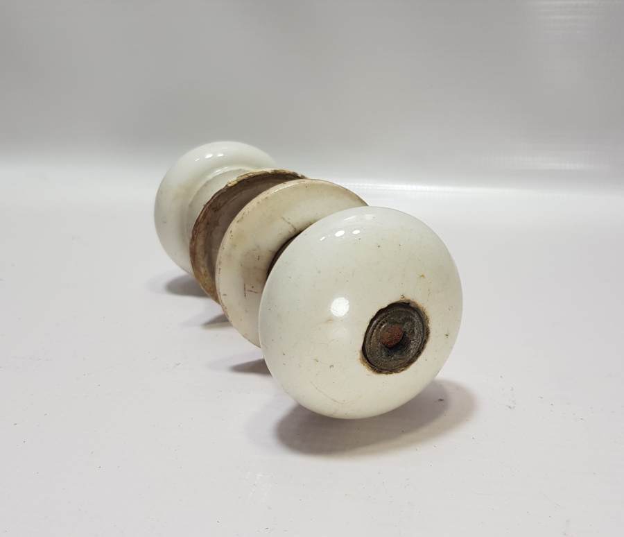 OSMANLI DÖNEM NADİR PORSELEN KAPI TUTMACI