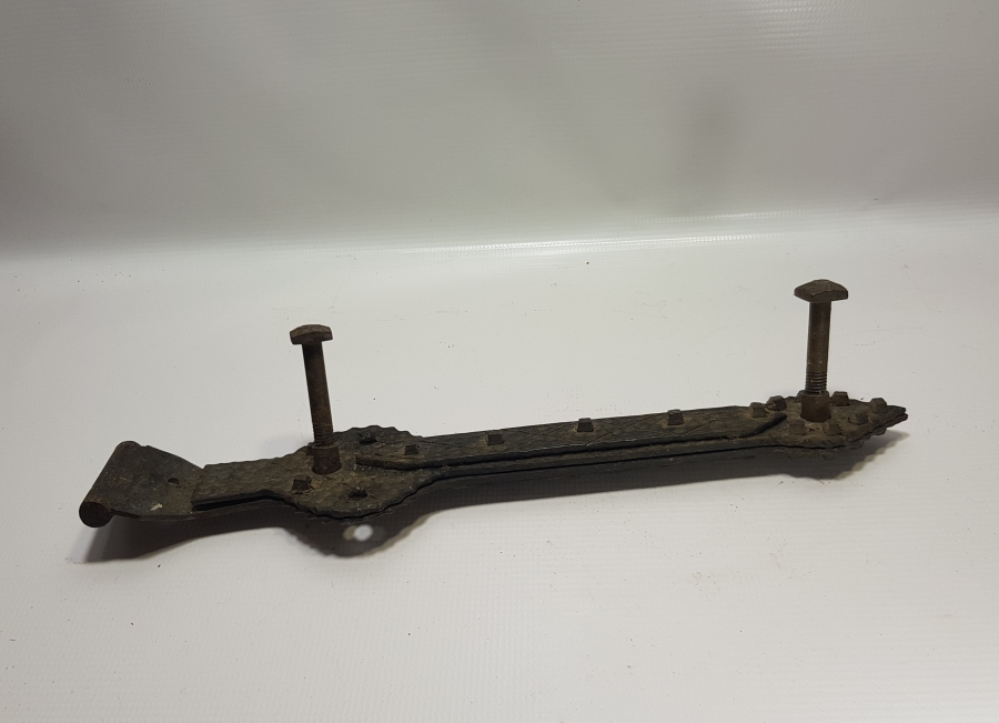 ÜZERİ KABARALI OSMANLI DÖNEMİ BÜYÜK BOY TEKKE İŞİ KAPI PALET PERÇİNİ