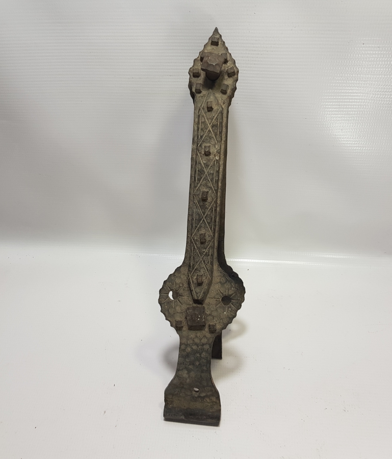 ÜZERİ KABARALI OSMANLI DÖNEMİ BÜYÜK BOY TEKKE İŞİ KAPI PALET PERÇİNİ