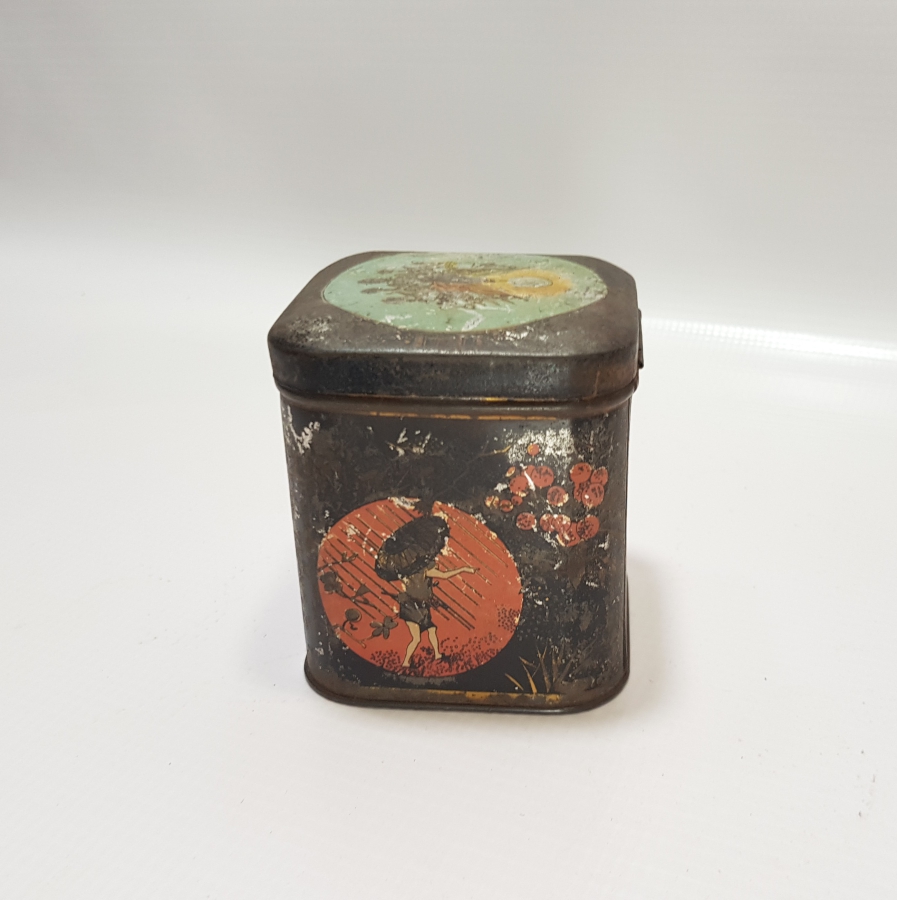 ÜZERİNDE OSMANLI DEVLET ARMASI BULUNAN OSMANLI DÖNEMİ ÇAY KUTUSU