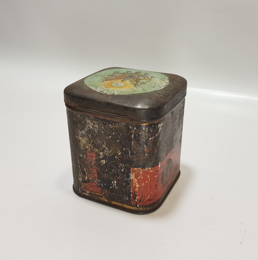 ÜZERİNDE OSMANLI DEVLET ARMASI BULUNAN OSMANLI DÖNEMİ ÇAY KUTUSU