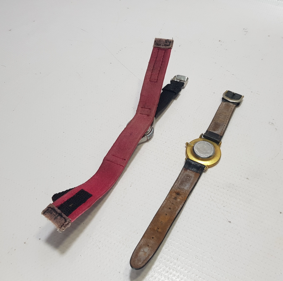 İKİ ADET PİLLİ KOL SAATİ