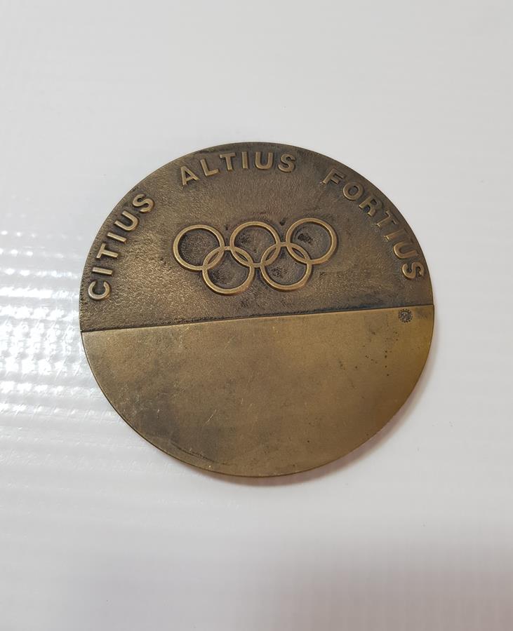 ORAK ÇEKİÇ GÖRSELLİ VE MİNELİ RUSYA OLİMPİYAT KOMİTESİ MADALYASI