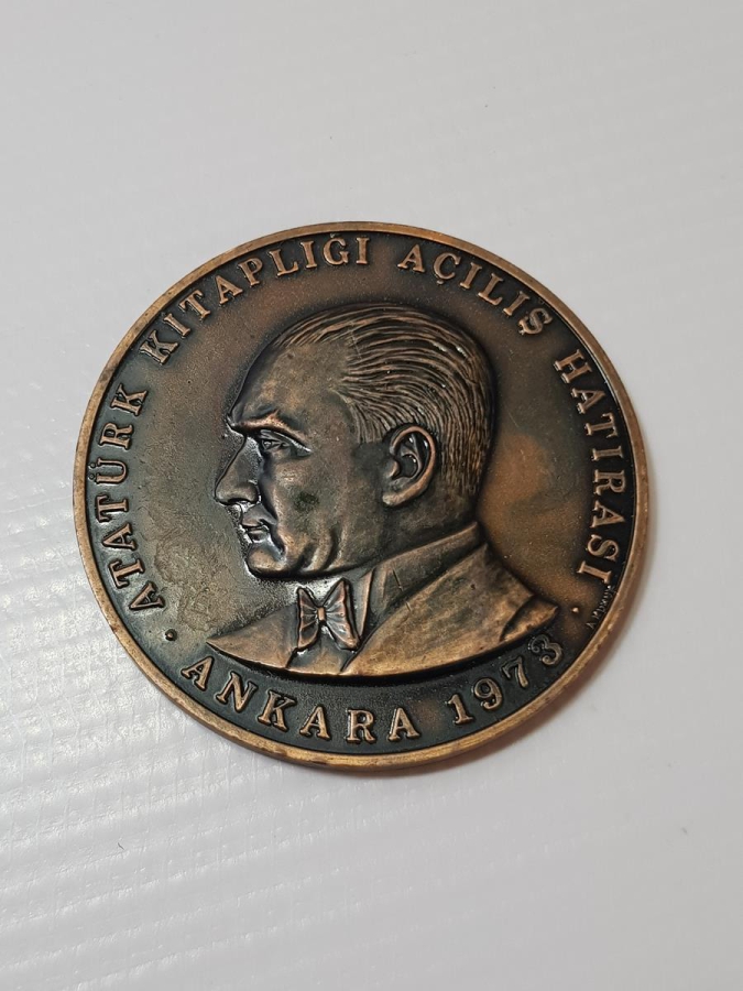 1973 YAPI VE KREDİ BANKASI ANKARA ATATÜRK KİTAPLIĞI AÇILIŞ HATIRASI MADALYON