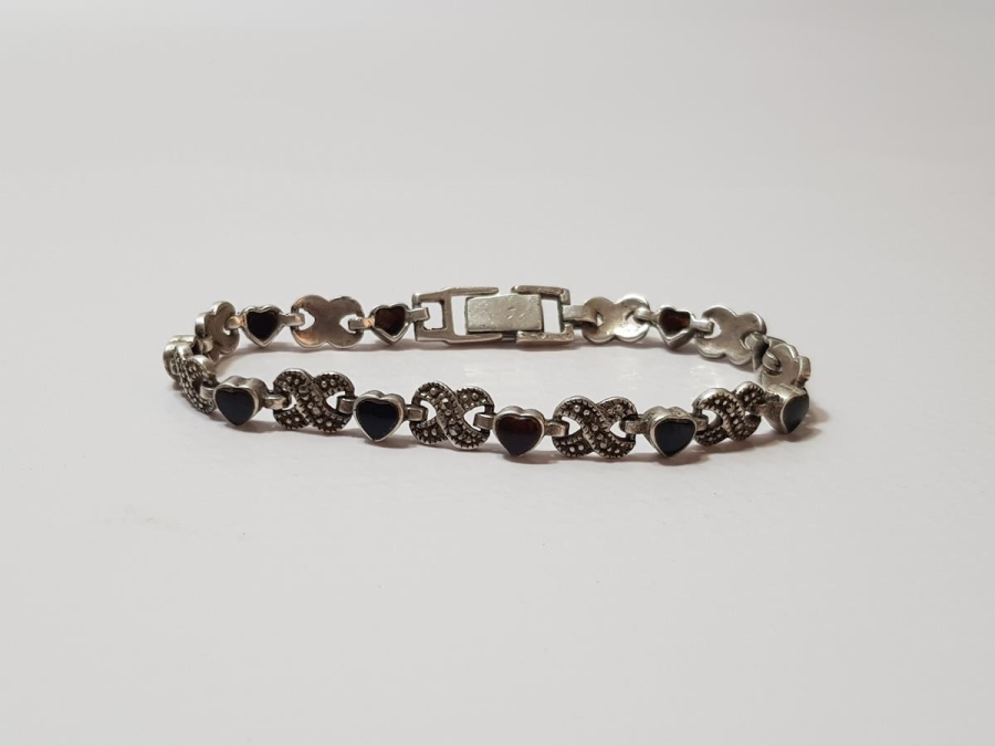 OLTU TAŞLI KALP FORMLU GÜMÜŞ BİLEKLİK