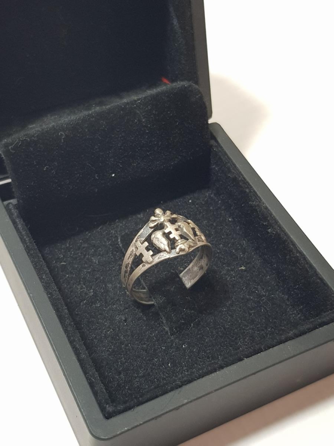 OSMANLI DÖNEMİ LEVANTEN İŞİ HIRİSTİYAN TEMALI GÜMÜŞ YÜZÜK