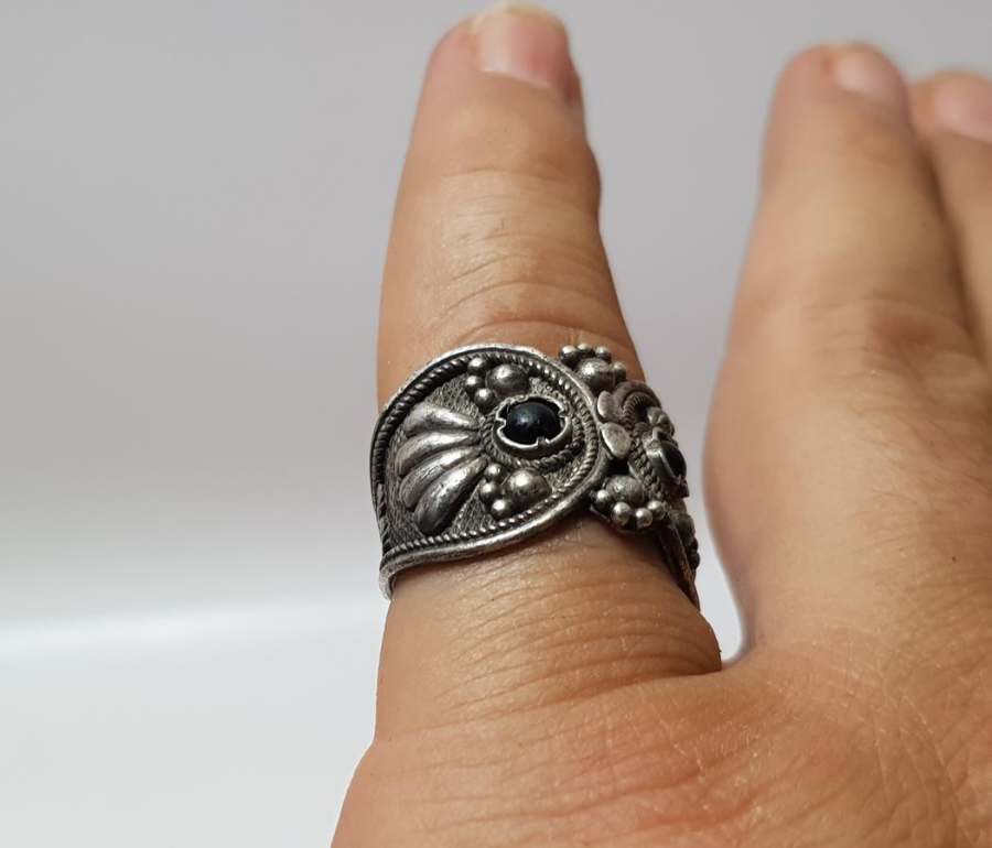 OLTU TAŞLI GÜMÜŞ BAYAN YÜZÜĞÜ