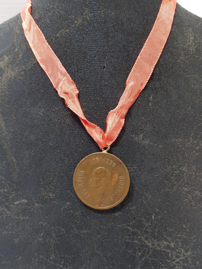 1938 ATATÜRK'ÜN VEFATI ANISINA BASILMIŞ NADİR PAMUKBANK MADALYONU