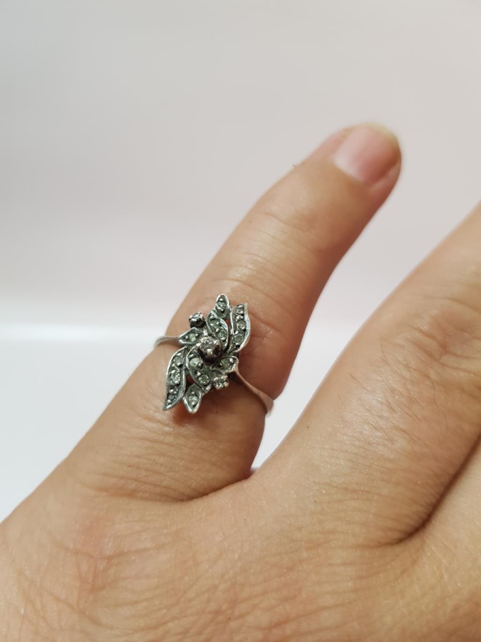 ÇİÇEK FORMLU ANTİKA PIRLANTA YÜZÜK