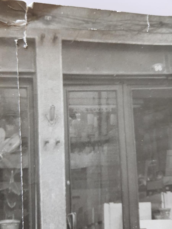 ANTİKA BEYAZ EŞYA, RADYO DÜKKANI FOTOPRAFI