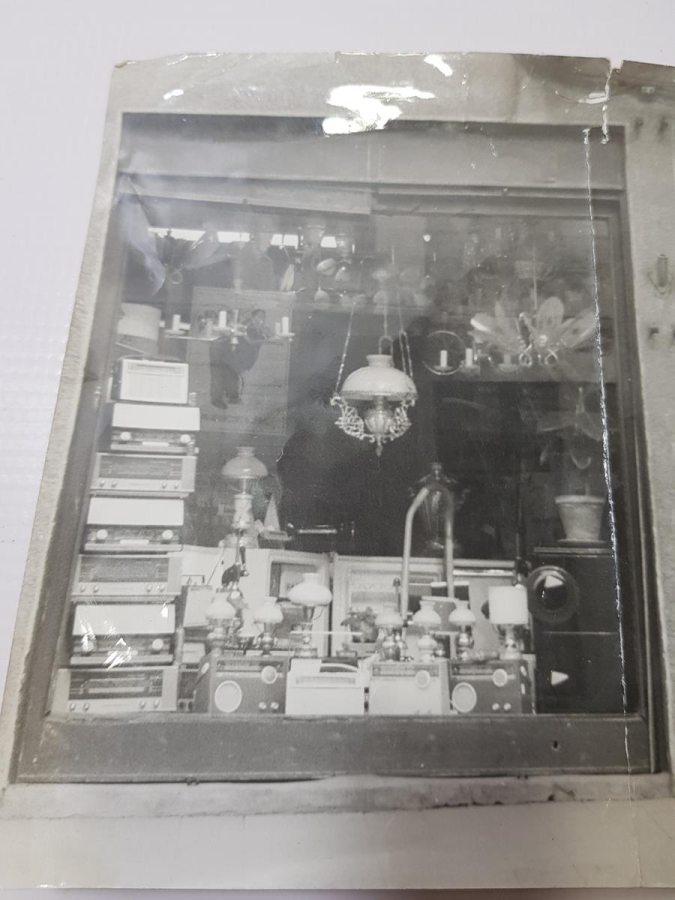 ANTİKA BEYAZ EŞYA, RADYO DÜKKANI FOTOPRAFI