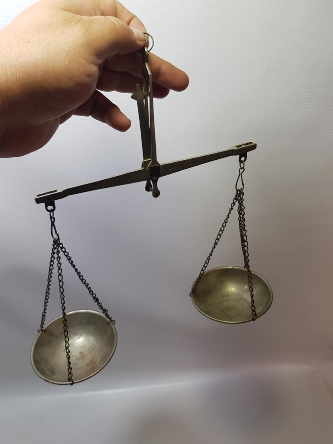 ANTİKA BAHARATÇI TERAZİSİ VE AĞIRLIKLARI