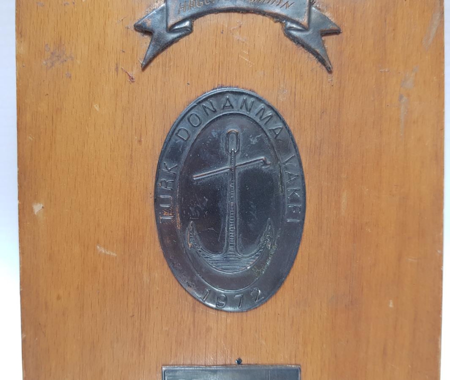 TÜRK DONANMA VAKFI PLAKET