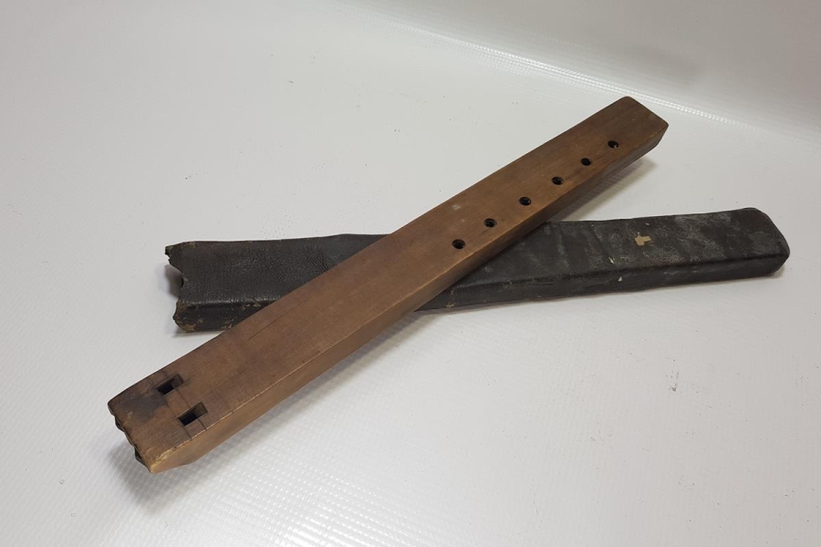 ORİJİNAL DERİ KILIFINDA EL YAPIMI ANTİKA KAVAL