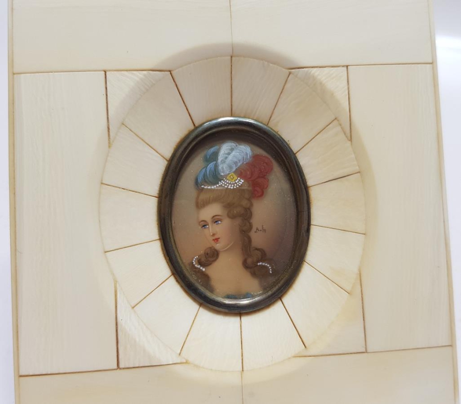 1850'LERDEN FİL DİŞİ ÇERÇEVELİ EL YAPIMI RESİM