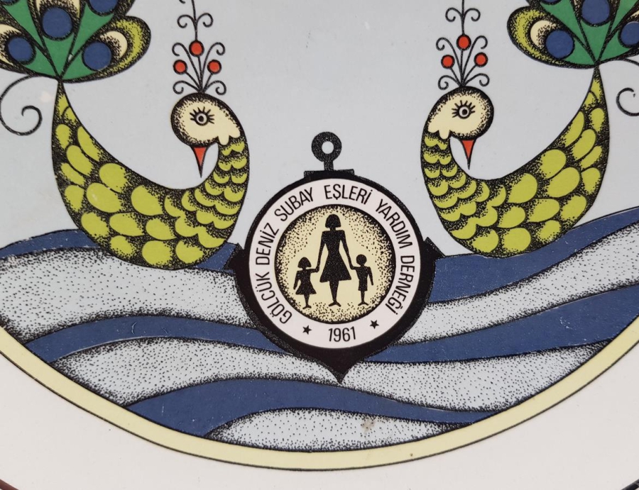 GÖLCÜK DENİZ SUBAY EŞLERİ YARDIM DERNEĞİ SERAMİK TABAK