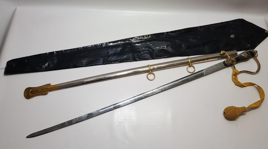 ORİJİNAL KORUMA KILIFINDA ANTİKA SUBAY KILICI