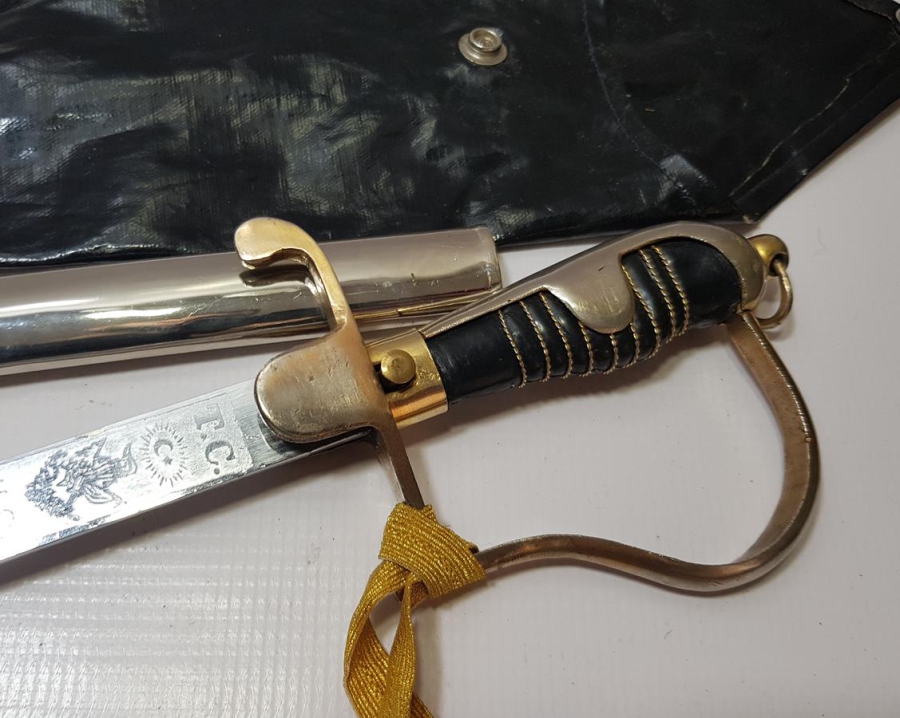 ORİJİNAL KORUMA KILIFINDA ANTİKA SUBAY KILICI