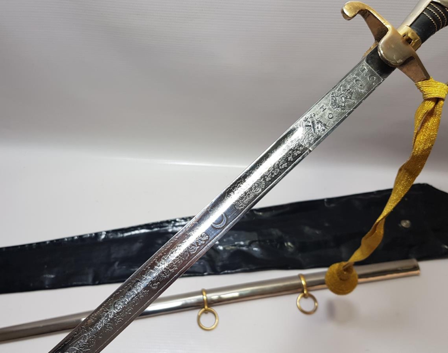 ORİJİNAL KORUMA KILIFINDA ANTİKA SUBAY KILICI